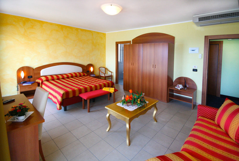 Piccolo Hotel Diano Marina Exterior foto